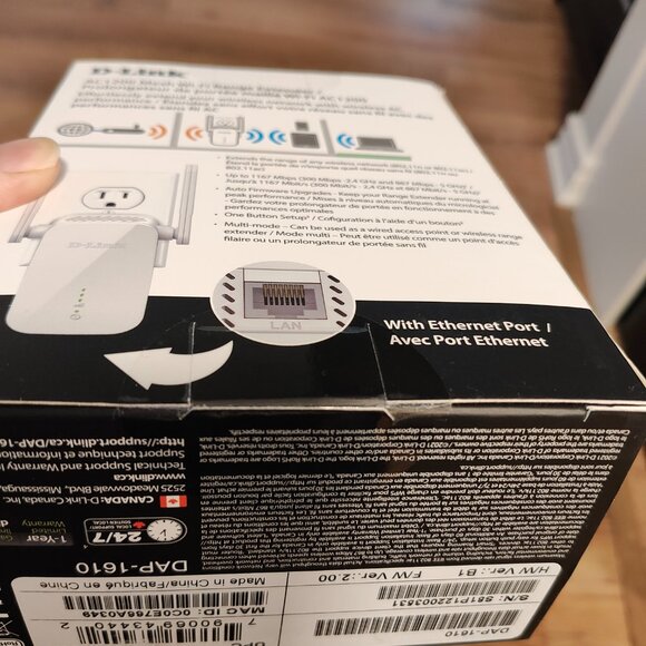 BNIB DLink Wifi Range Extender, AC1200 DAP- 1610 - Picture 5 of 5